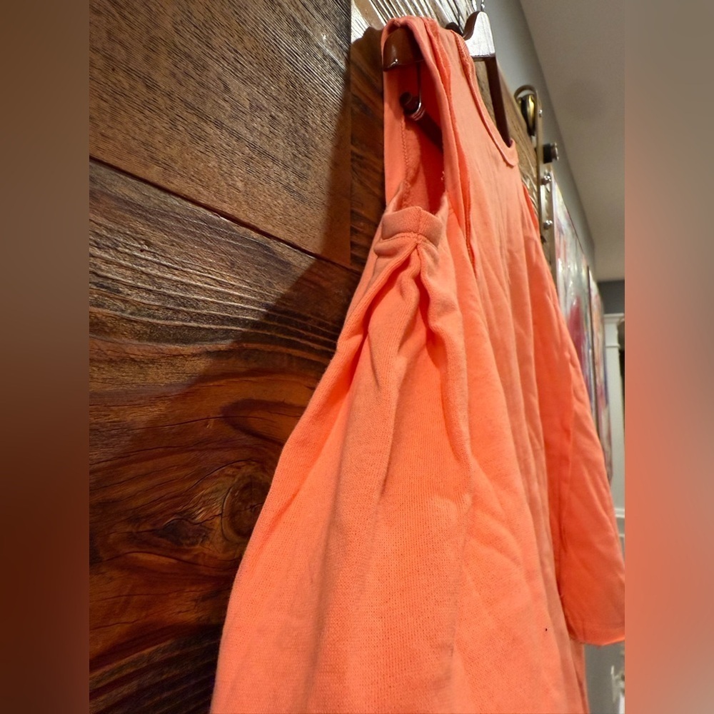 Anthropology/ Easel Vibrant Coral Long Sleeve Cold Shoulder Sweatshirt Top NWT - Picture 3 of 4